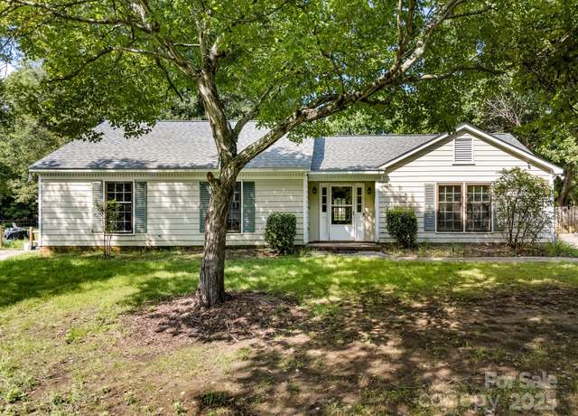 Property at 2506 Lawton Bluff Rd, Charlotte, NC 28226, 3 beds, 2 baths