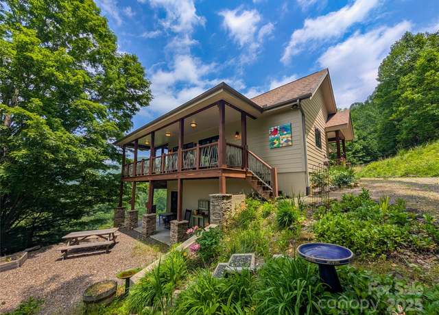 Property at 72 Pilgrims Ln, Burnsville, NC 28714, 3 beds, 2 baths