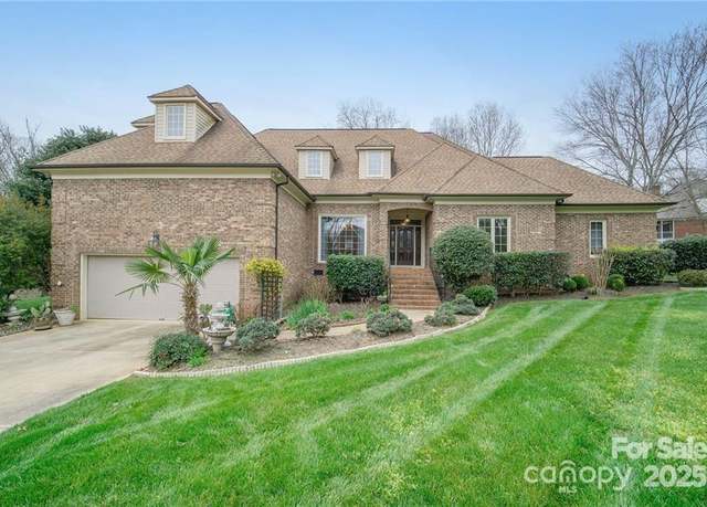 Property at 426 Saint Michaels Way, Fort Mill, SC 29708, 5 beds, 3.5 baths