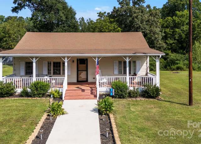 Property at 617 E Chestnut St, Stanley, NC 28164, 3 beds, 2 baths