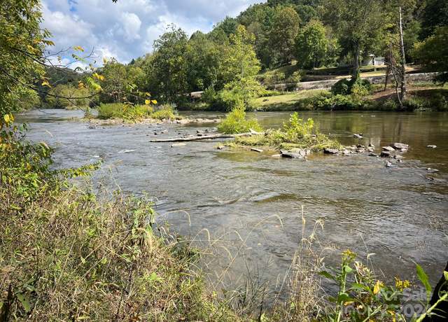 Property at 1471 Toe River Rd, Green Mountain, NC 28740