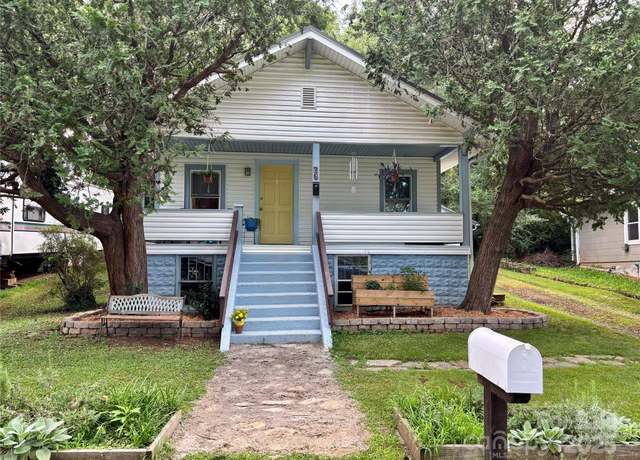 Property at 76 Allen St, Asheville, NC 28806, 2 beds, 1 bath