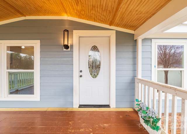 Property at 5112 Green Leaf Ct, Mount Holly, NC 28120, 3 beds, 2 baths