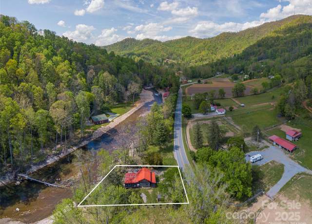 Property at 9386 Cruso Rd, Canton, NC 28716, 2 beds, 1 bath