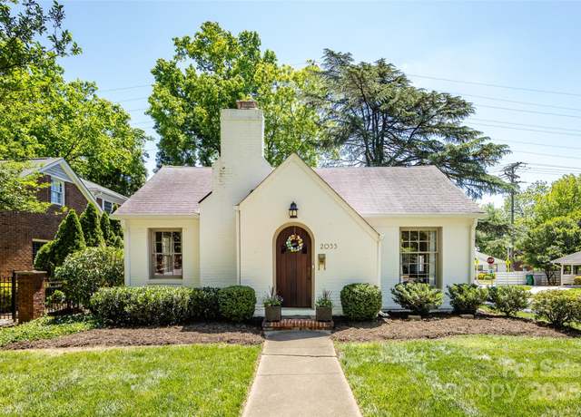 Property at 2033 Charlotte Dr, Charlotte, NC 28203, 3 beds, 1.5 baths