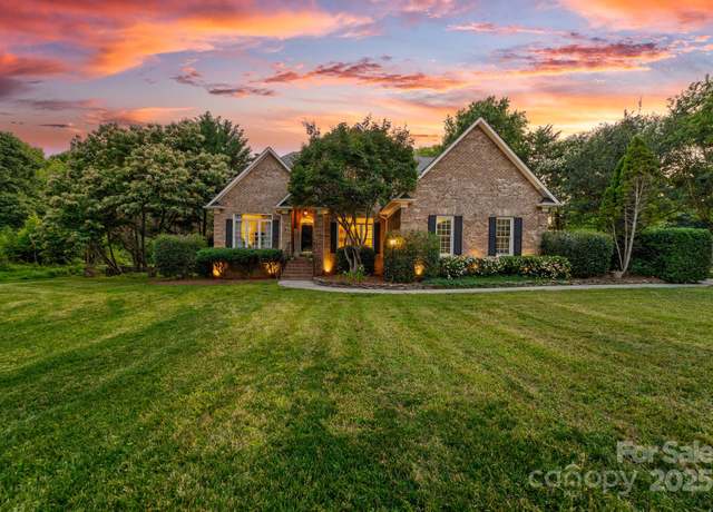Property at 1115 Maremont Ct, Matthews, NC 28104, 4 beds, 3.5 baths