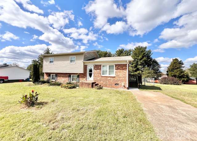 Property at 2223 Chatham St, Newton, NC 28658, 3 beds, 2 baths