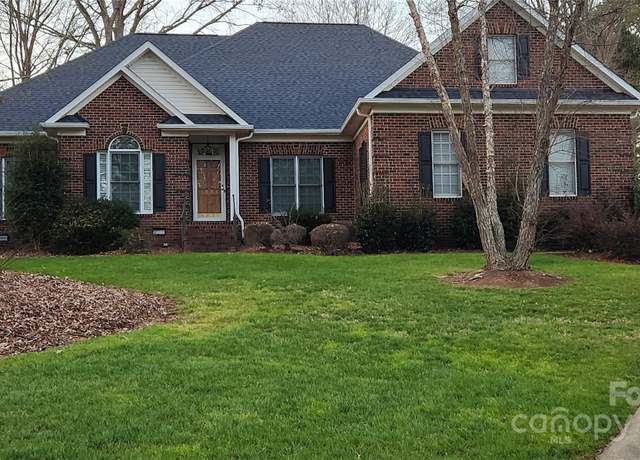 Property at 1005 Woodhurst Dr, Monroe, NC 28110, 4 beds, 2.5 baths