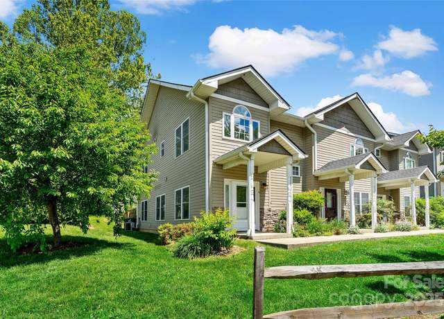 Property at 8 Cherry Laurel Ln, Swannanoa, NC 28778, 2 beds, 2.5 baths