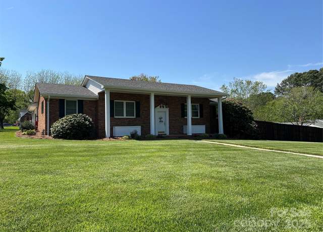 Property at 901 Ridge St, Albemarle, NC 28001, 5 beds, 2.5 baths