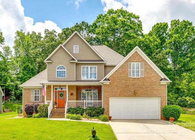 Property at 1655 Essex Hall Dr, Rock Hill, SC 29730, 5 beds, 3 baths