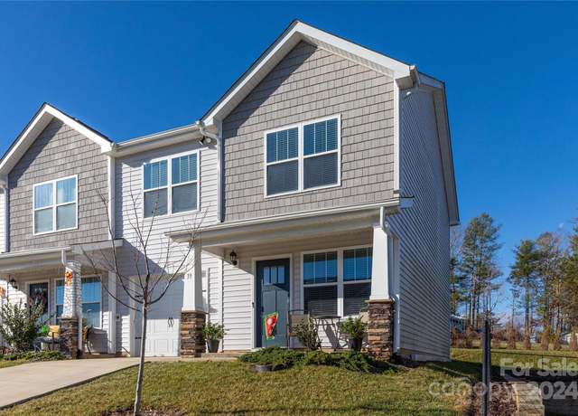 Property at 39 Benedict Ln, Weaverville, NC 28787, 3 beds, 2.5 baths