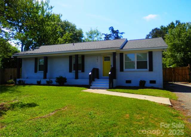 Property at 101 Colony Acres Dr, Charlotte, NC 28217, 4 beds, 2.5 baths
