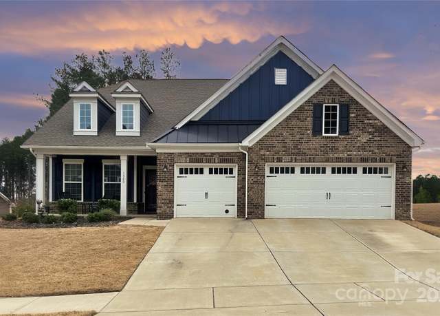 Property at 1300 Dali Blvd, Mount Holly, NC 28120, 4 beds, 3 baths