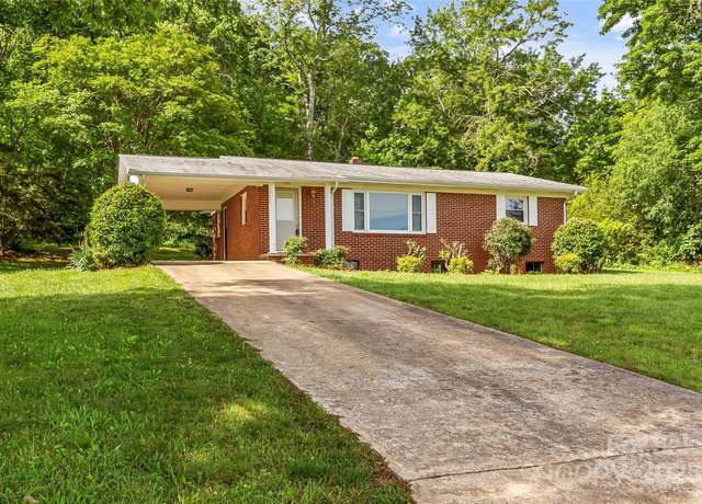 Property at 1125 Windy Acres St, Morganton, NC 28655, 2 beds, 1 bath