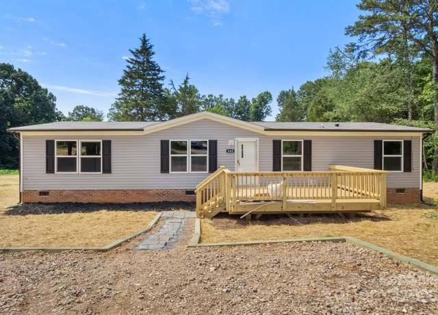 Property at 143 Lakewind Dr, Mooresville, NC 28115, 3 beds, 2 baths