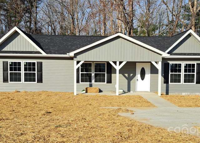 Property at 107 Parkview Pl, Morganton, NC 28655, 3 beds, 2 baths