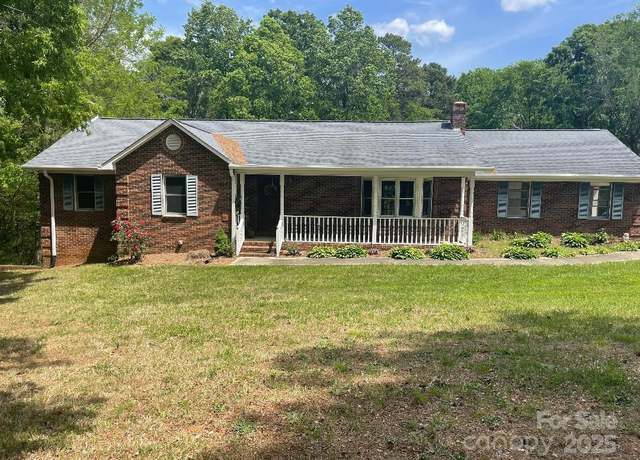 Property at 1300 Irish Potato Rd, Concord, NC 28025, 4 beds, 3 baths
