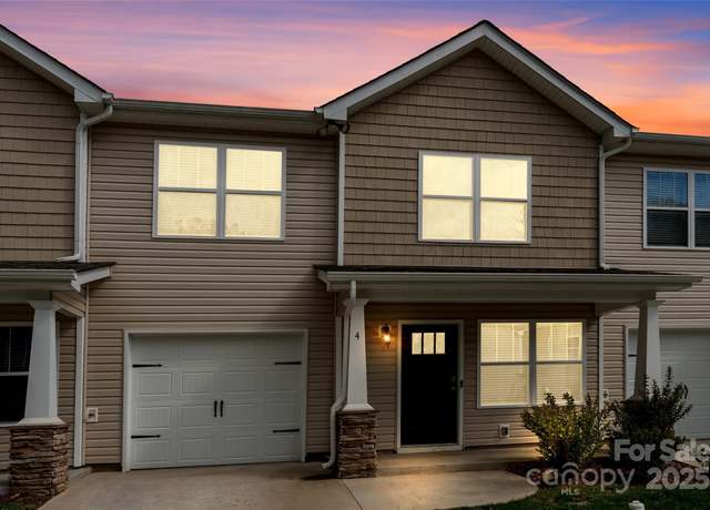 Property at 4 Chambers Garden Dr, Arden, NC 28704, 3 beds, 2.5 baths