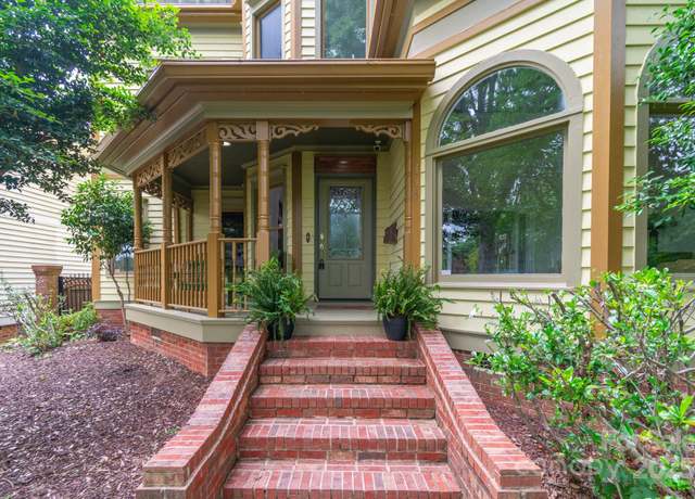 Property at 416 E Park Ave, Charlotte, NC 28203, 5 beds, 5.5 baths