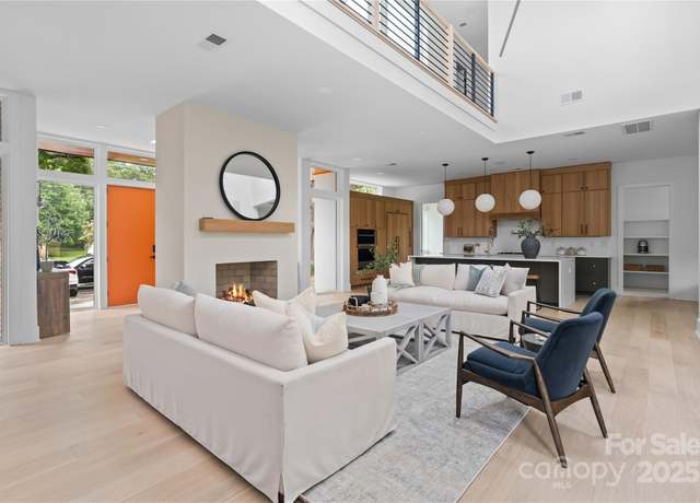 Property at 3822 Topsfield Rd, Charlotte, NC 28211, 6 beds, 4.5 baths
