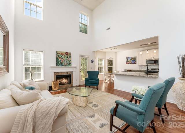 Property at 7207 Oakwinds Ct, Charlotte, NC 28269, 5 beds, 3.5 baths