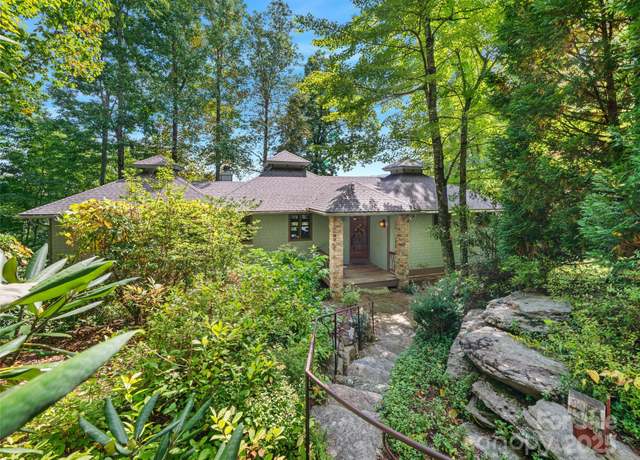 Property at 393 Deer Trail Dr, Burnsville, NC 28714, 3 beds, 2.5 baths