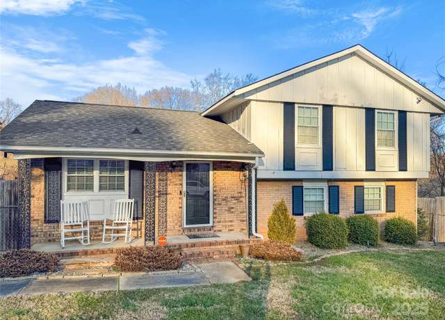 Property at 206 King Henry Ln, Gastonia, NC 28056, 3 beds, 2 baths