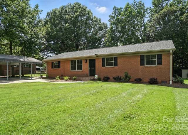 Property at 2705 Lowell Bethesda Rd, Gastonia, NC 28056, 3 beds, 2 baths