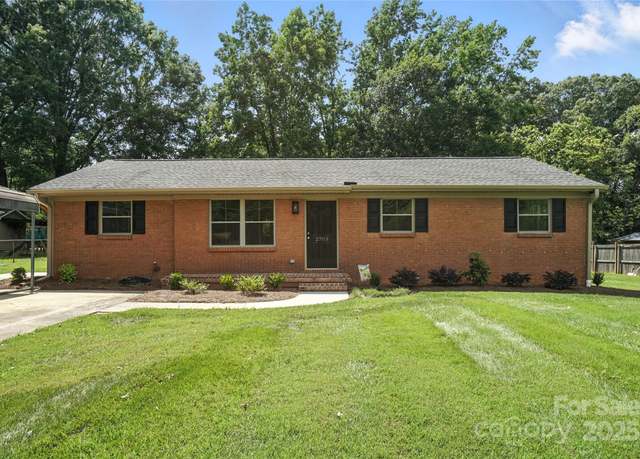 Property at 2705 Lowell Bethesda Rd, Gastonia, NC 28056, 3 beds, 2 baths