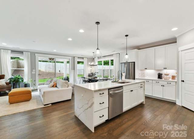 Property at 2517 Marlowe Ave, Charlotte, NC 28208, 3 beds, 2.5 baths