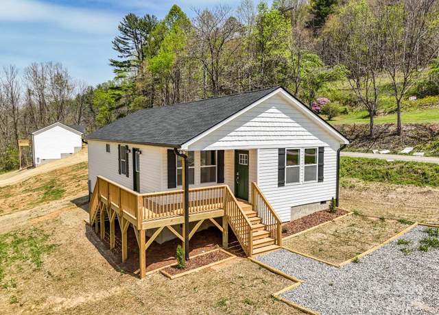 Property at 4 Meadows Town Rd, Leicester, NC 28748, 3 beds, 2 baths