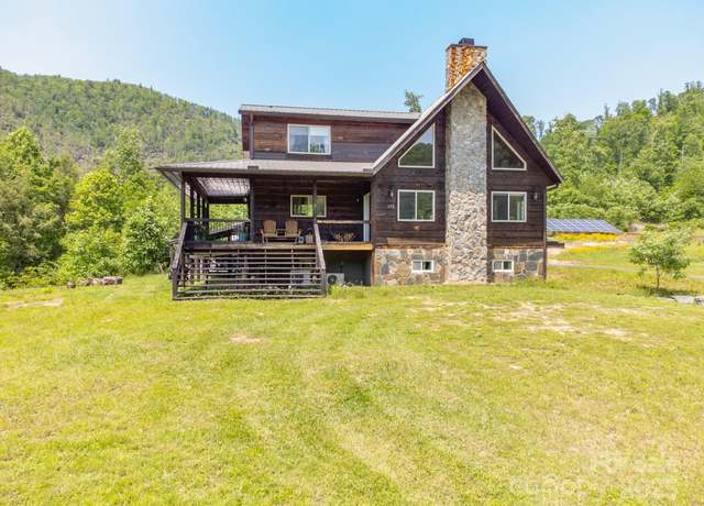 Property at 146 W Green Briar Ln, Green Mountain, NC 28740, 3 beds, 3 baths