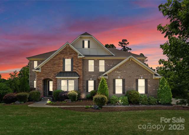 Property at 733 Lingfield Ln, Waxhaw, NC 28173, 6 beds, 5.5 baths