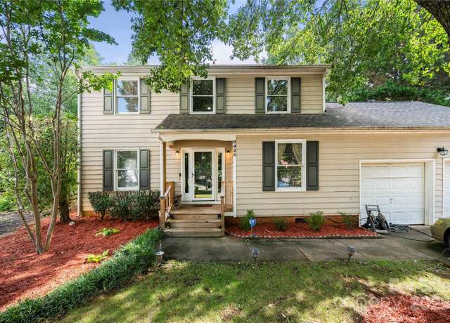 Property at 9426 Copper Hill Ln, Charlotte, NC 28269, 3 beds, 2.5 baths
