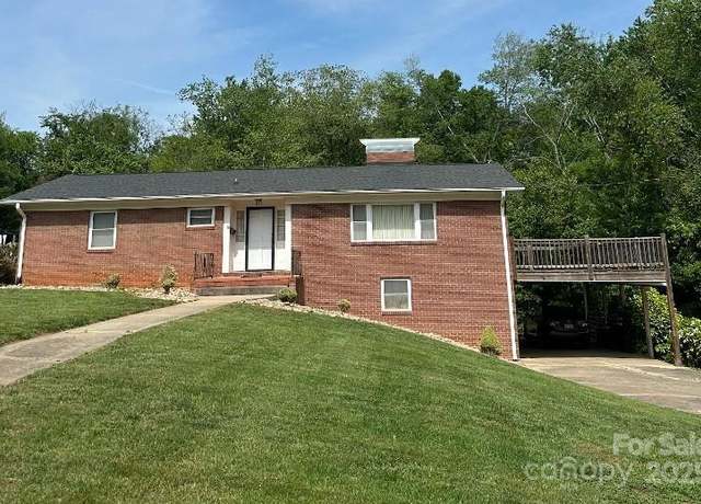 Property at 805 Waverly Pl #16, Statesville, NC 28677, 3 beds, 2.5 baths