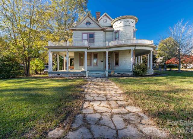 Property at 307 Kings Mountain St, Clover, SC 29710, 4 beds, 2 baths