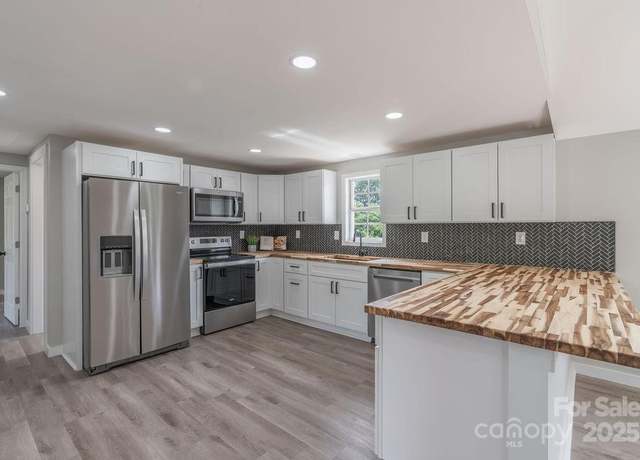 Property at 55 Shannon Park Cir, Taylorsville, NC 28681, 3 beds, 2 baths