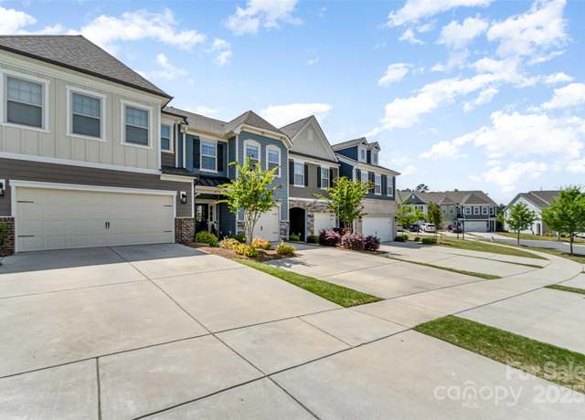 Property at 314 Embers Ln, Clover, SC 29710, 3 beds, 2.5 baths