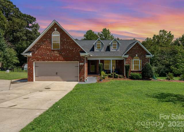 Property at 600 Old Hardin Rd, Dallas, NC 28034, 3 beds, 2 baths