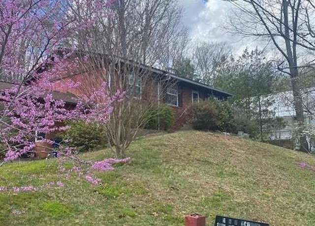 Property at 603 Hiawassee Ave, Black Mountain, NC 28711, 3 beds, 1.5 baths