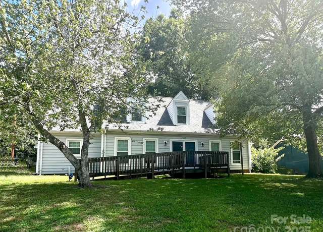 Property at 7631 Applewood Ln, Charlotte, NC 28227, 4 beds, 2 baths