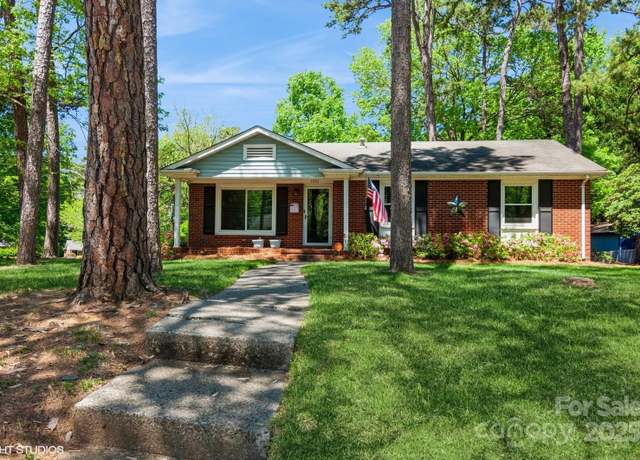 Property at 1501 Briarfield Dr, Charlotte, NC 28205, 3 beds, 1.5 baths