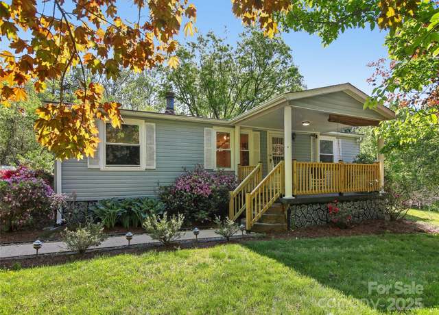 Property at 30 Griffin Ln, Candler, NC 28715, 3 beds, 2 baths