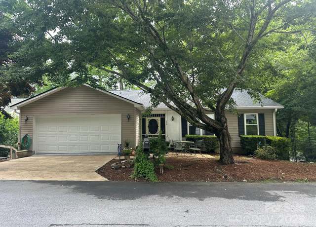 Property at 869 Sandburg Ter, Hendersonville, NC 28791, 3 beds, 2 baths
