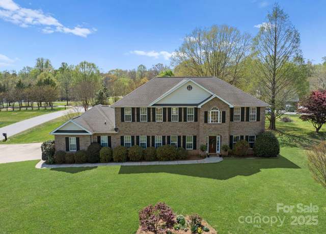 Property at 1052 Perth Rd, Troutman, NC 28166, 4 beds, 2.5 baths