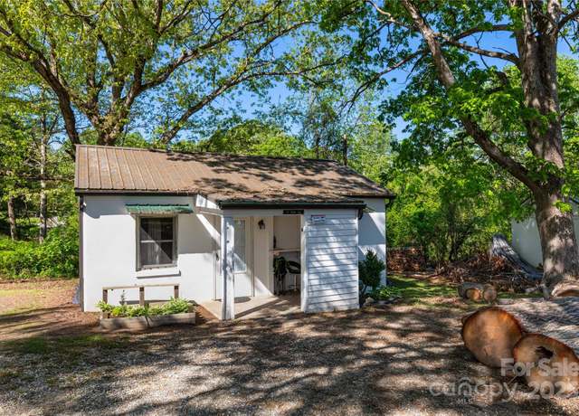 Property at 28 Bass Ln, Hendersonville, NC 28719, 3 beds, 3 baths