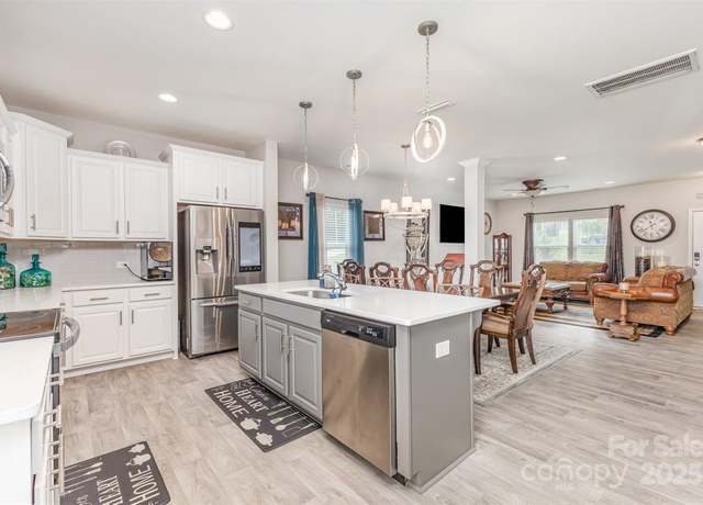 Property at 1117 Laurel Woods Dr, Gastonia, NC 28052, 3 beds, 2.5 baths