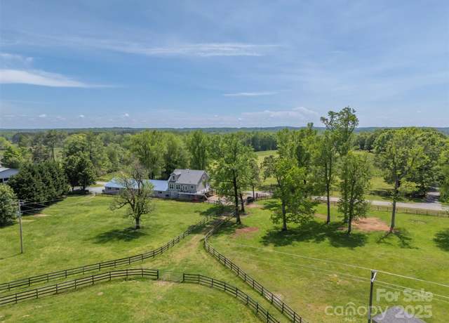 Property at 855 Phillips Rd, Columbus, NC 28722, 2 beds, 1.5 baths