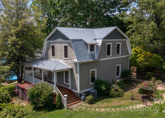 Property at 31 Jefferson Dr, Asheville, NC 28801, 3 beds, 2.5 baths